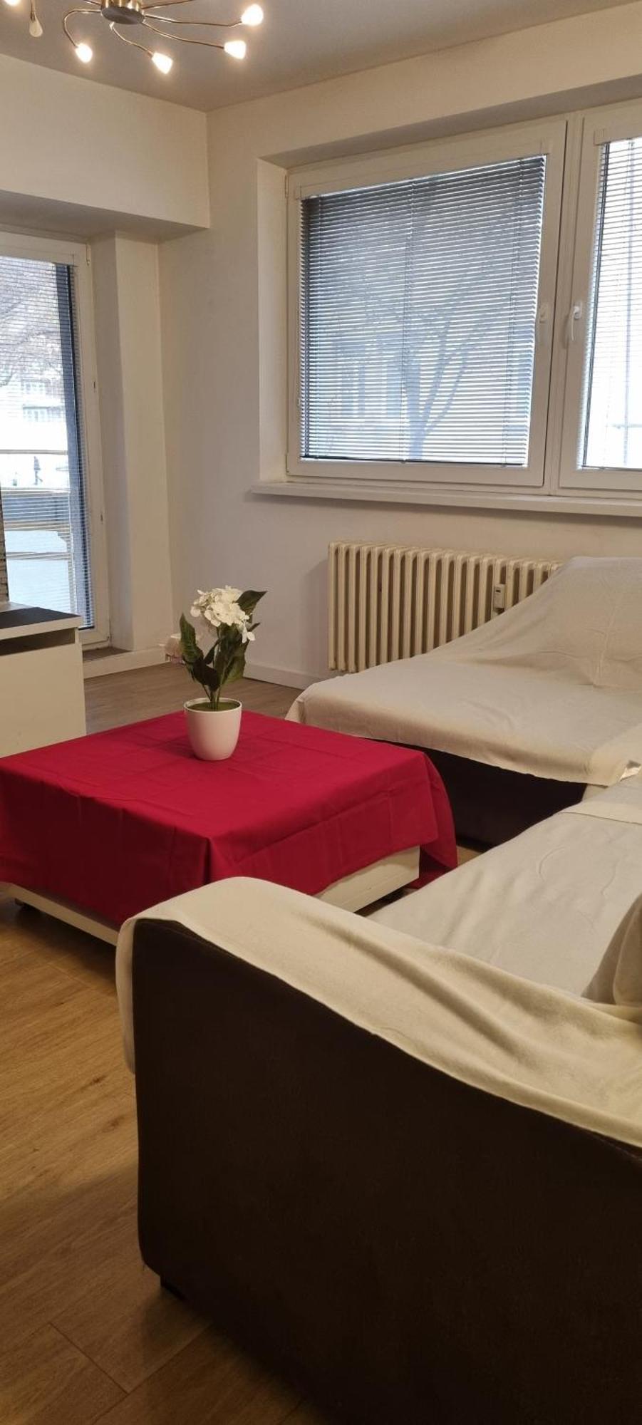 Huge Apartment Next To Train Station Close To The City Center Братислава Екстер'єр фото