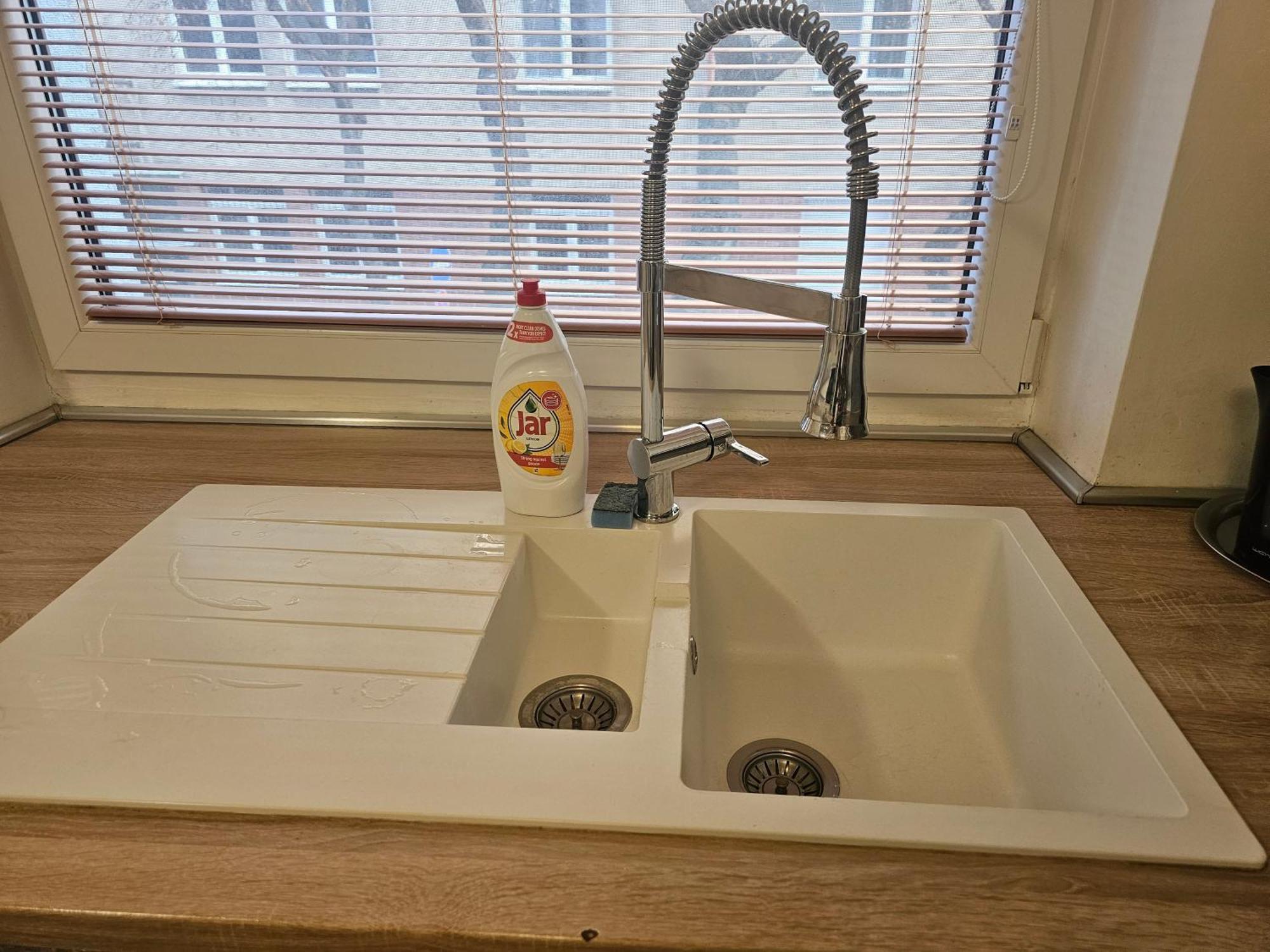 Huge Apartment Next To Train Station Close To The City Center Братислава Екстер'єр фото