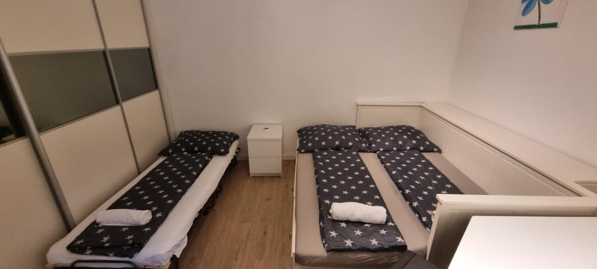 Huge Apartment Next To Train Station Close To The City Center Братислава Екстер'єр фото