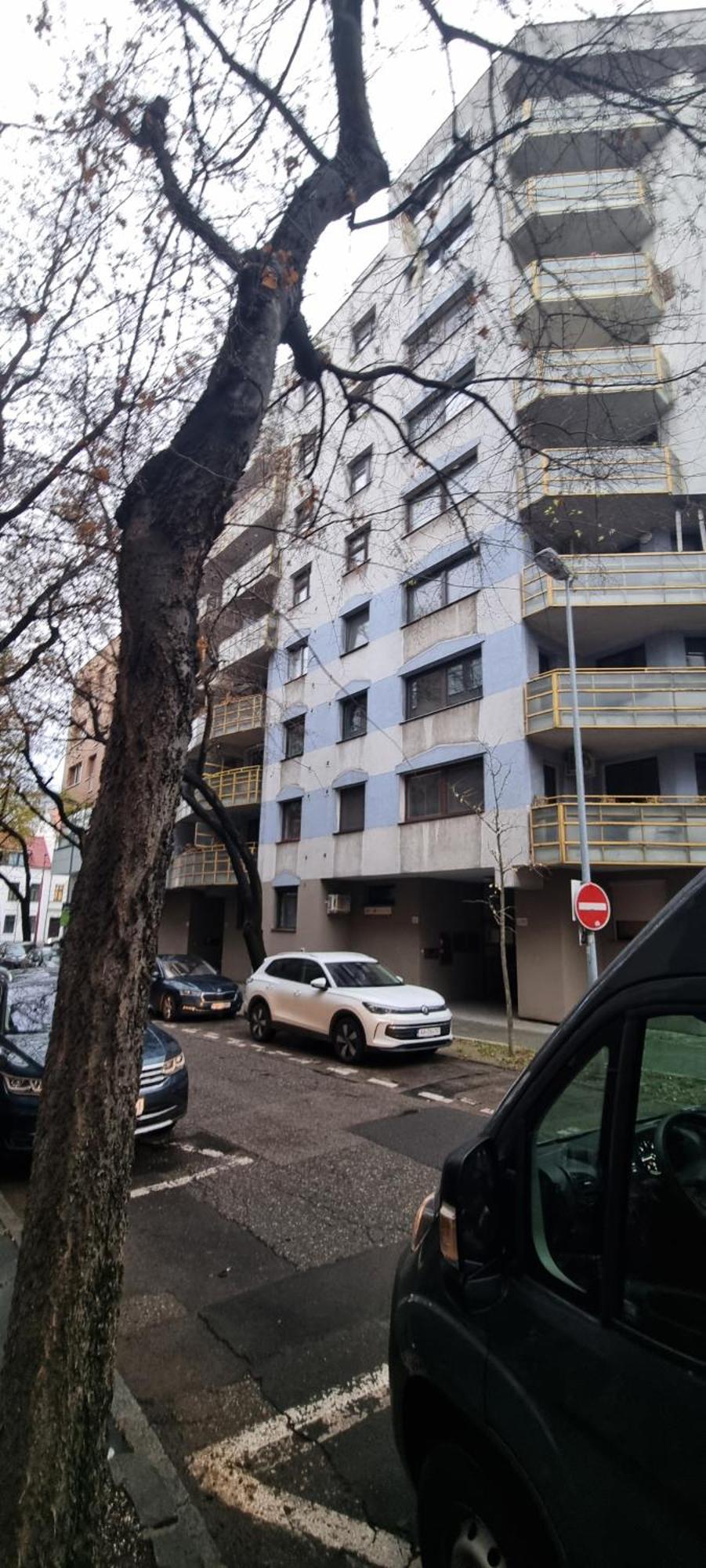 Huge Apartment Next To Train Station Close To The City Center Братислава Екстер'єр фото